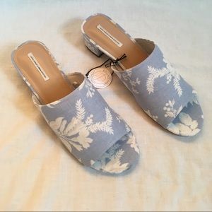 UO x LAURA ASHLEY CUTE FLORAL PATTI MULE SIZE 8